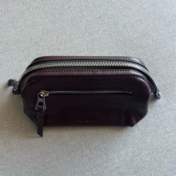 RUDSAK -Deep Burgundy Leather -Toiletry /Cosmetic Pouch - Picture 7 of 9